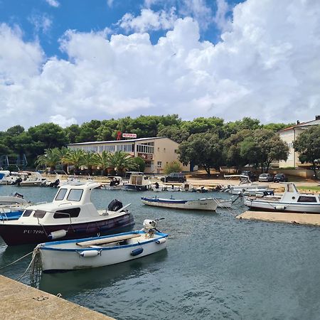 Apartman Luka Banjole Esterno foto