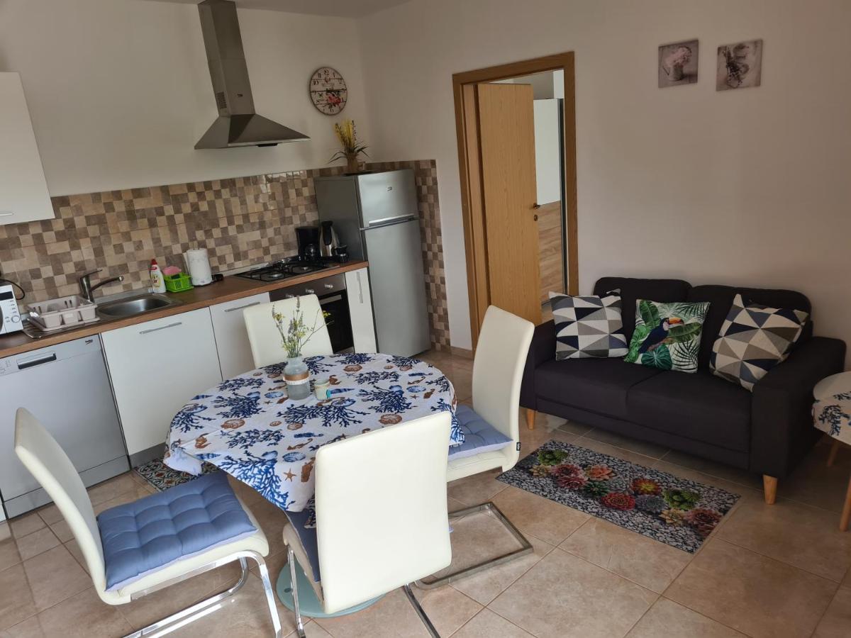 Apartman Luka Banjole Esterno foto