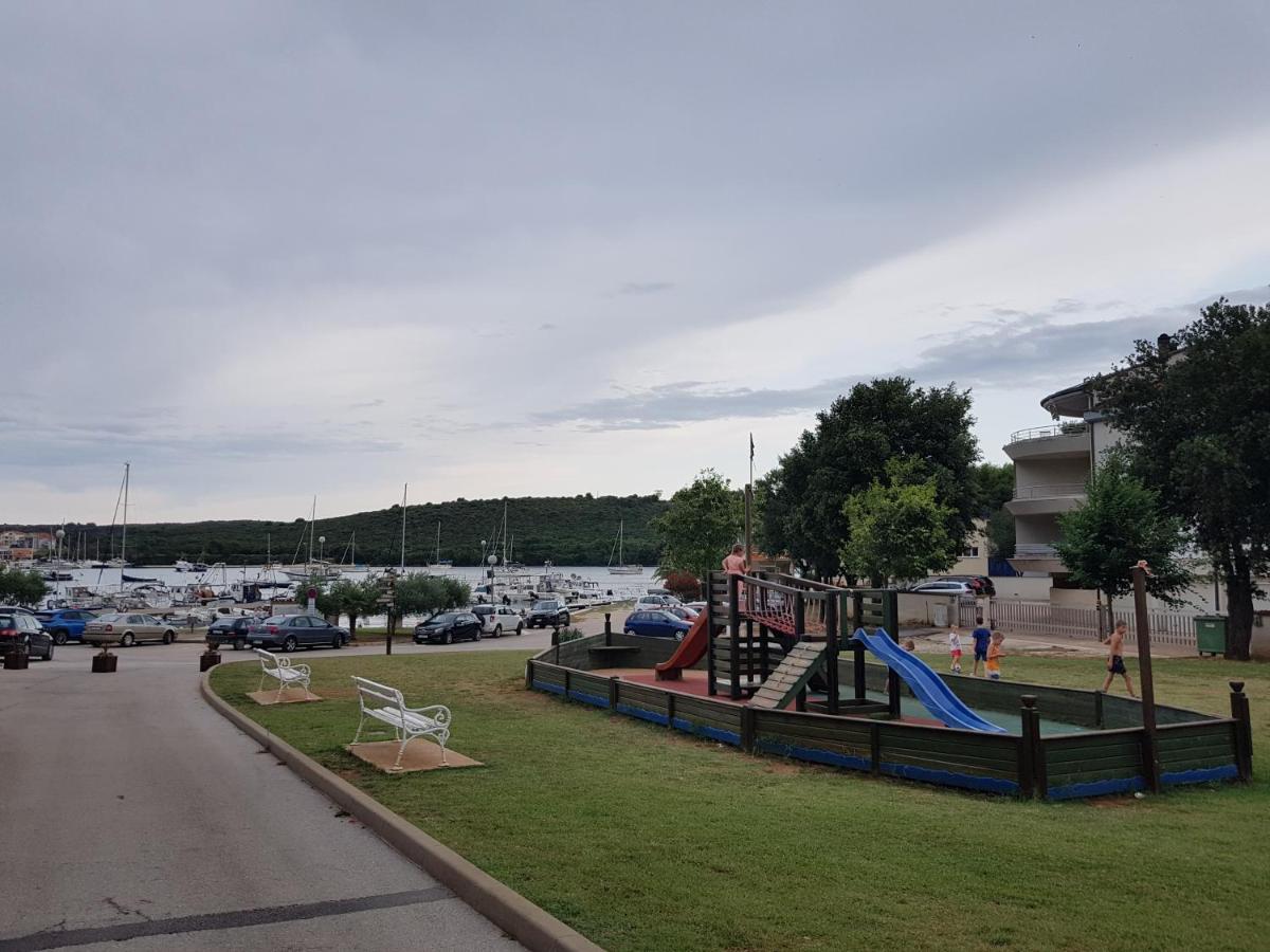Apartman Luka Banjole Esterno foto