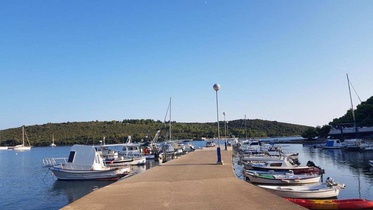 Apartman Luka Banjole Esterno foto