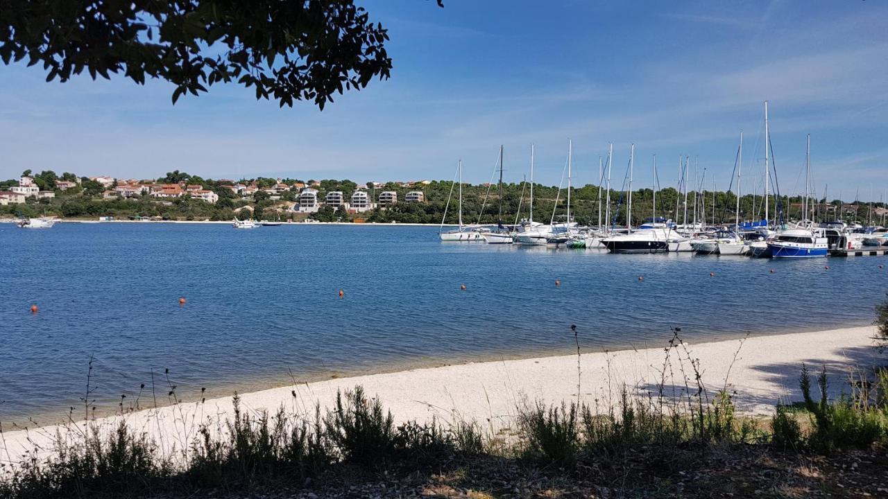 Apartman Luka Banjole Esterno foto